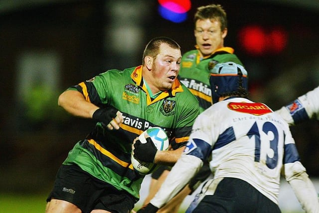 Another World Cup-winner, Steve Thompson, in action against Agen in the 2003-04 Heineken Cup