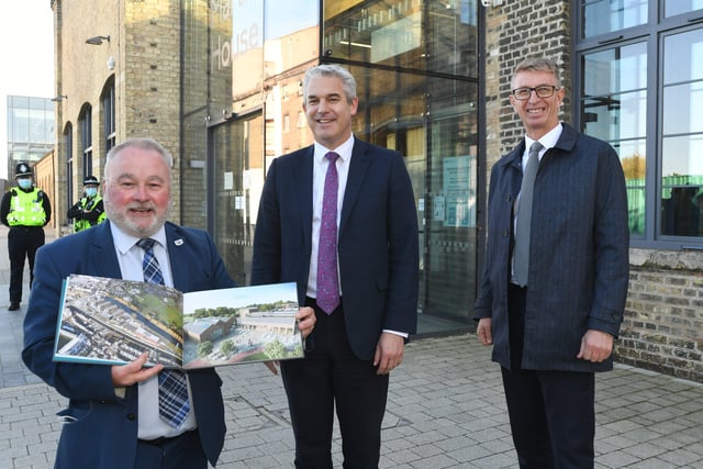 Minister for the Cabinet Office Steve  Barclay MP visiting the Fletton Quays site with PCC leader Wayne Fitzgerald and Nick Davy, a Government property agency director EMN-211021-164827009