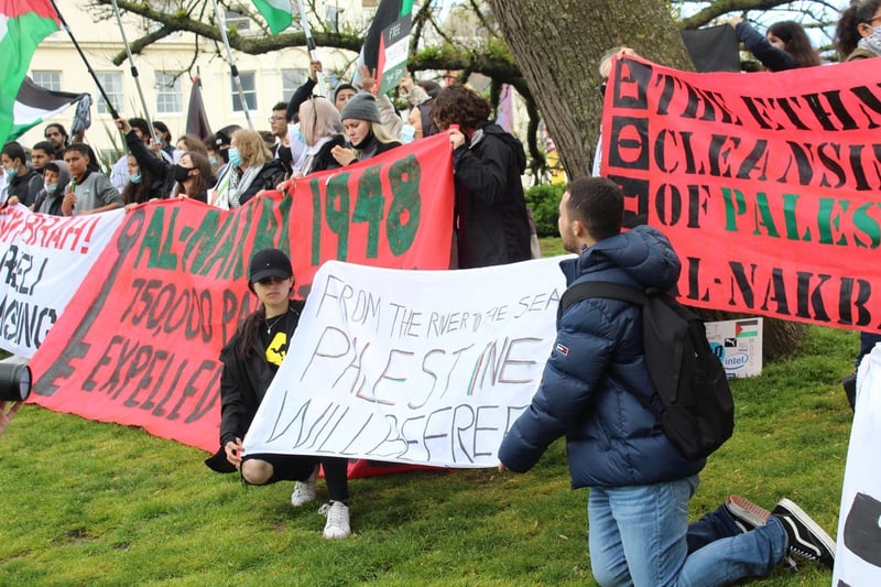 Free Palestine Brighton protest. Photo by Jason Sensation (@thekinaton) SUS-210515-150718001