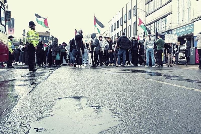 Free Palestine Brighton protest. Photo by Jason Sensation (@thekinaton) SUS-210515-150759001
