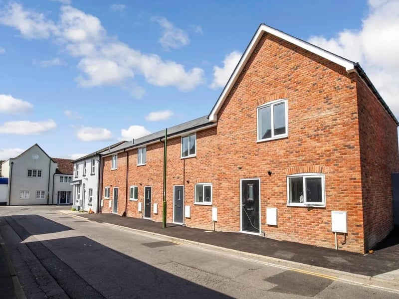 This two bed terraced house in New Street, Horsham is for sale at a guide priced of £400,000