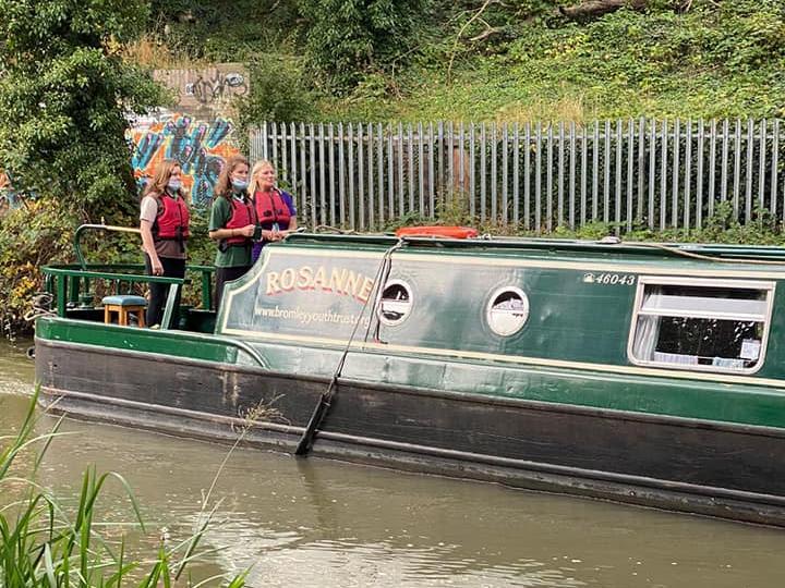 Steering the narrowboat