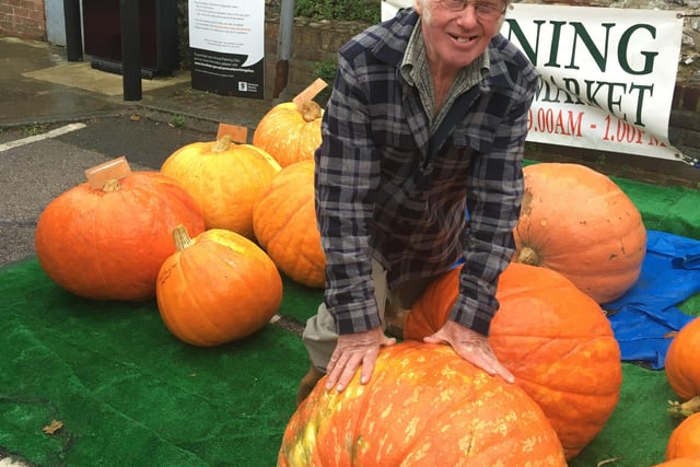 Derek Crush with his winning pumpkin