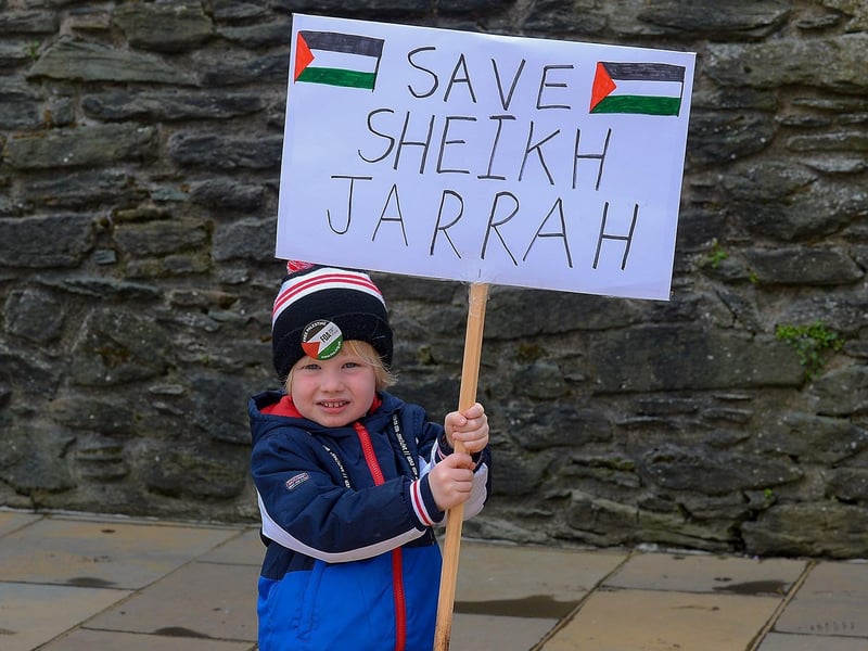 Shahin Moore, aged 3, attended the protest in Guildhall Square, on Saturday afternoon last, in solidarity with the people of Palestine. Photo: George Sweeney. DER2119GS – 018