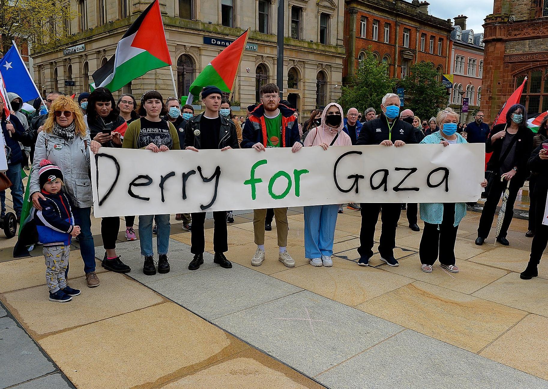 Hundreds of people gathered in Guildhall Square, on Saturday afternoon last, in solidarity with the people of Palestine. Photo: George Sweeney.  DER2119GS – 026