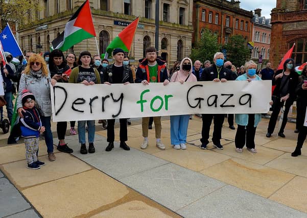 Hundreds of people gathered in Guildhall Square, on Saturday afternoon last, in solidarity with the people of Palestine. Photo: George Sweeney. DER2119GS – 026