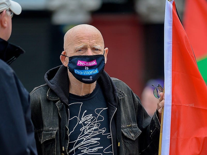Veteran civil rights campaigner Eamonn McCann attended Saturday afternoon‘s rally, at Guildhall Square, in solidarity with the people of Palestine. Photo: George Sweeney. DER2119GS – 021
