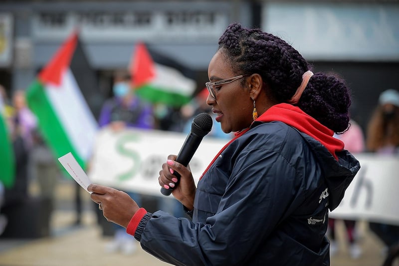 Lilian Seenoi Barr, North West Migrants Forum Director of Programmes, speaking at the rally in Guildhall Square, on Saturday afternoon last, calling for an end to the violence against the people of Palestine. Photo: George Sweeney.  DER2119GS – 037