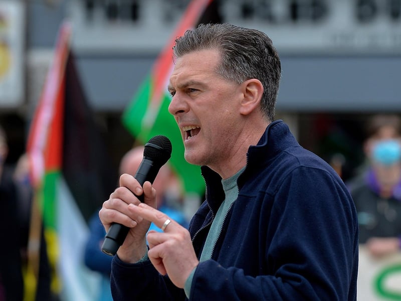 Colr. Shaun Harkin addresses the rally in Guildhall Square, on Saturday afternoon last, calling for an end to the violence against the people of Palestine. Photo: George Sweeney. DER2119GS – 034