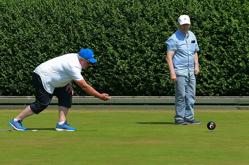 Perfect conditions for a game of bowls at Brooke Park Bowling Club during the recent mini heat wave. DER2129GS - 060