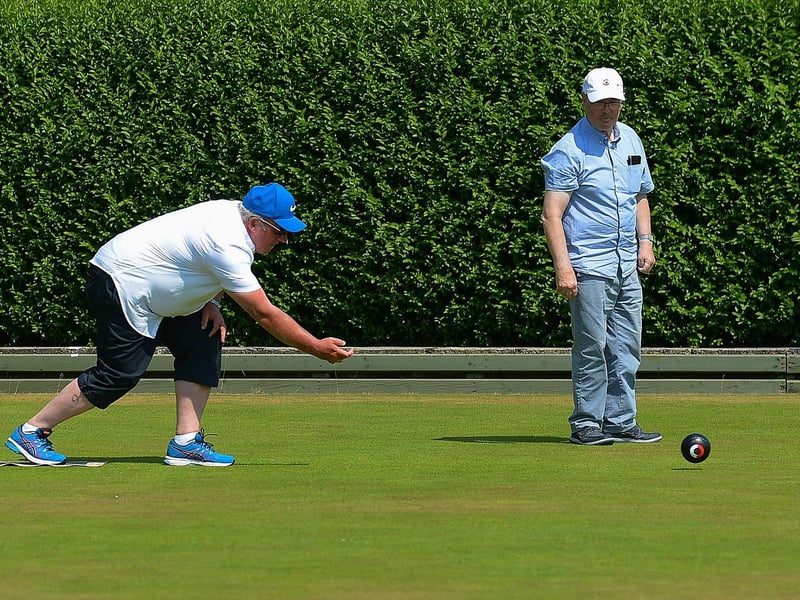 Perfect conditions for a game of bowls at Brooke Park Bowling Club during the recent mini heat wave. DER2129GS - 060