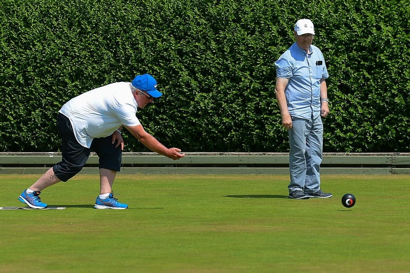 Perfect conditions for a game of bowls at Brooke Park Bowling Club during the recent mini heat wave. DER2129GS - 060