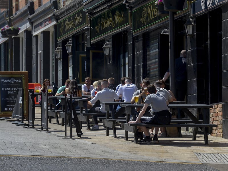 Waterloo Street on Saturday afternoon last during the mini – heatwave. Photo: George Sweeney. DER2128GS – 050