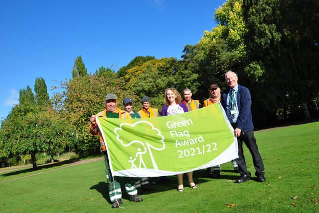 Kings’ Park in Retford and The Canch in Worksop are among a record-breaking 2,127 UK parks and green spaces that have received a prestigious Green Flag Award