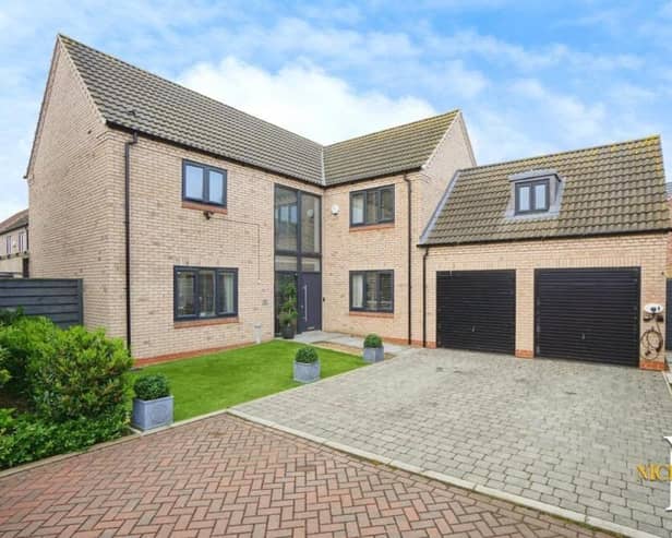 A fixed price of £525,000 has been attached to this modern, well-presented four-bedroom family home at Hawfinch Meadows, Retford, by estate agents Nicholsons.