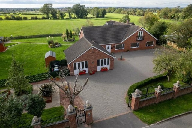 This final overhead photo shows the Little Gringley Lane property in all its glory.
