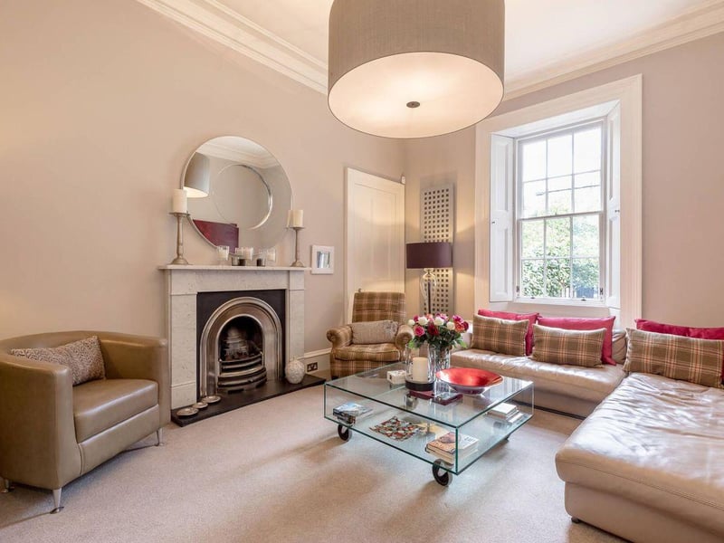 Sitting room.