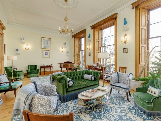 Sitting room.