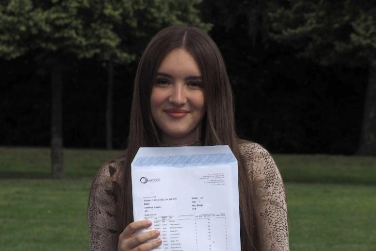 Madeleine J achieved an incredible nine grade 9 GCSEs and achieved the maximum attainment 8 score at Outwood Academy Valley. Madeleine, who is planning on going to Worksop Post 16 Centre, was delighted with her results.