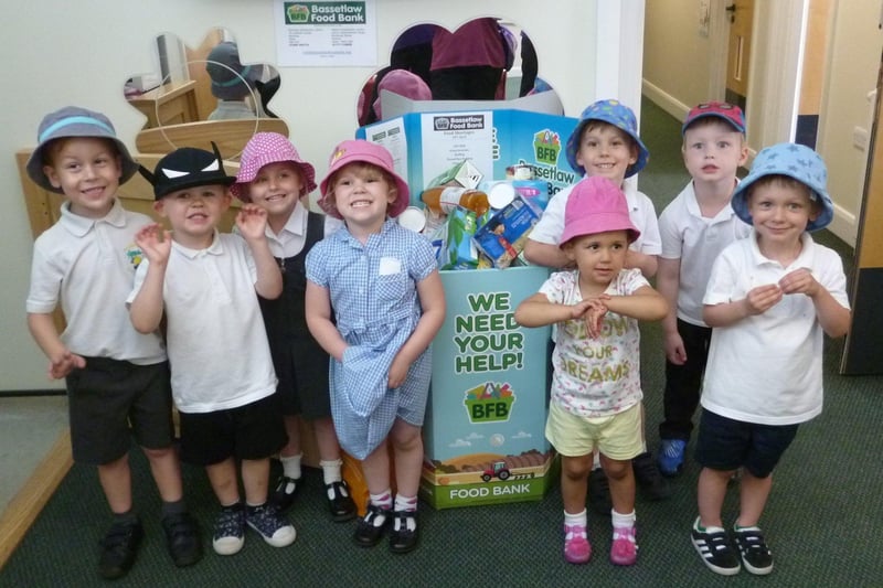 Children from Puddleducks Pre-School took items which had been donated to Bassetlaw Food Bank to help them during the school holidays.