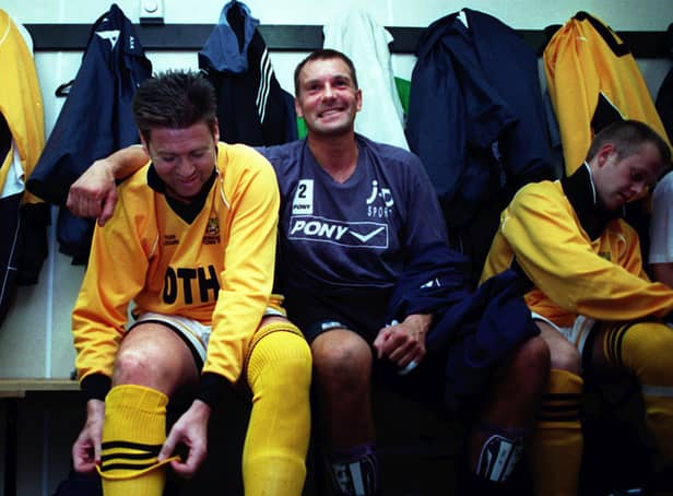 Chris Waddle    16/9/2000Story John PercyChris is pictured sharing a joke with teamates  before his game for Worksop town...POSTPHOTO  2K6625/6   PICTURE BY NEIL HOYLE