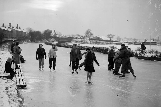 Skaters on the Union Canal at Craiglockhart in 1956.