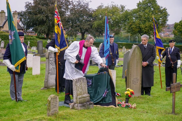 Unveiling of Worksop war hero Thomas Highton`s grave  thanks to the hard work of the Commonwealth War Graves Commission and Worksop branch of the RBL. Father Nicolas Spicer, Vicar Priory. lead the service followed by a reception at the Town Hall