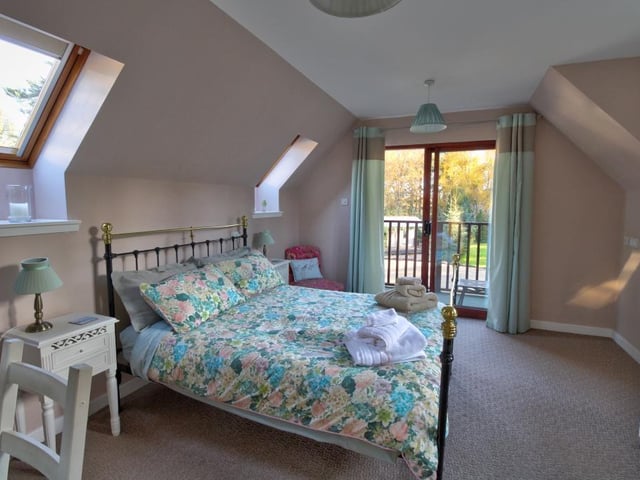Cottage bedroom.