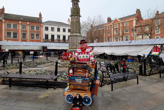 A Christmas organ player graced Retford market on December 17.