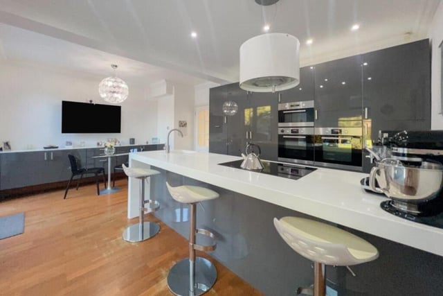 On now to the sparkling, contemporary breakfast kitchen at the £515,000 property. As you can see, it represents the epitome of luxury.