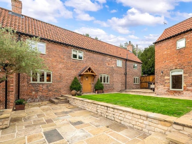 The cottage's attractive frontage.