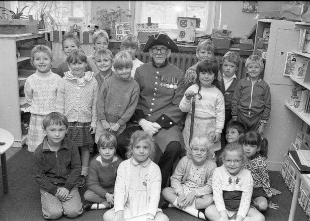A Chelsea Pensioner visiting Forest Town School in September 1987