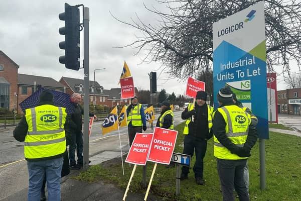 PCS members on a picket line.