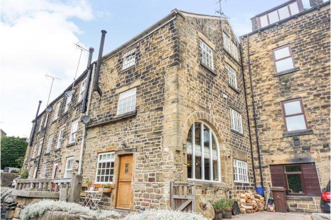 The historic three double bedroom old dye house dates back to 1845 and is an absolute must see, say Purplebricks.