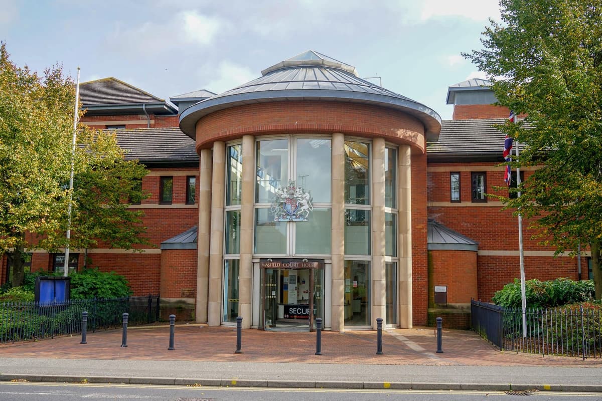 Violent Bassetlaw brothers brawled in social club after staff refused to serve them 