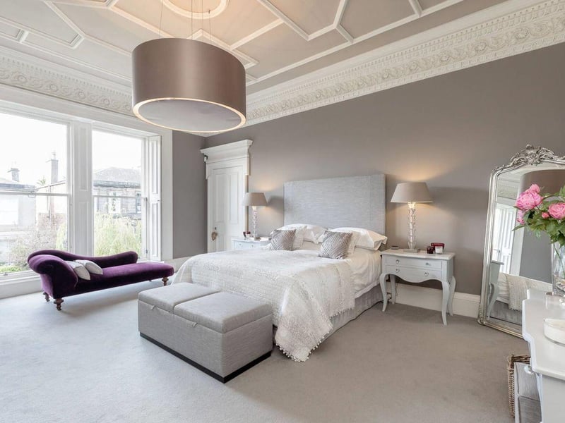 Principal bedroom.