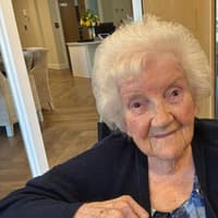Milestone birthday for Worksop's Lois with 100-plus cards and 100 roses