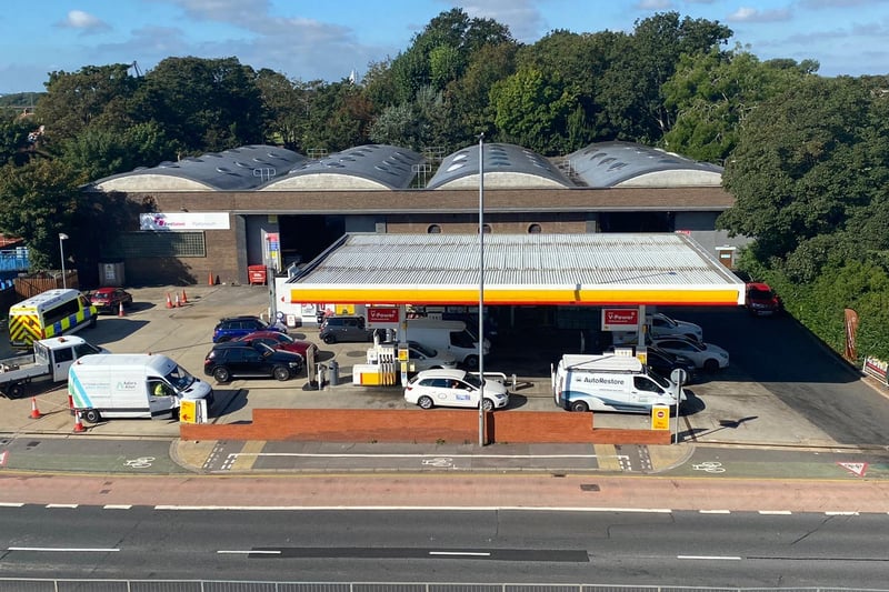 Long queues at Shell garage in Hilsea this morning. Picture: Tom Cotterill