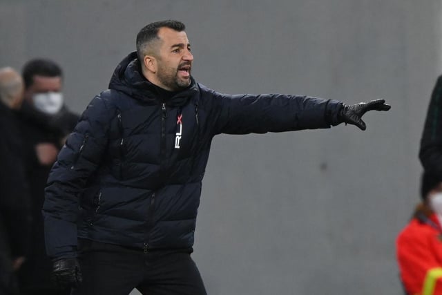Former Granada manager Diego Martinez is the man Leeds will turn to if Marcelo Bielsa leaves Elland Road at the end of the season. (The Athletic)

 
(Photo by ATTILA KISBENEDEK/AFP via Getty Images)