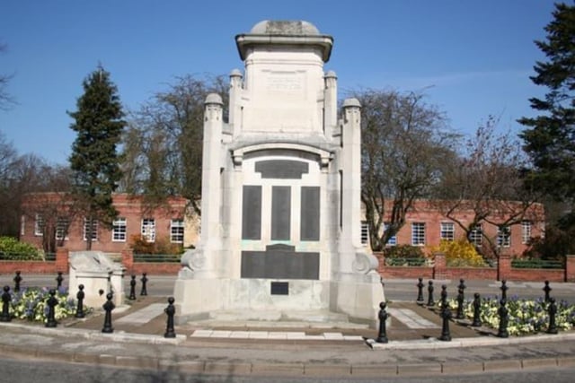 Built in 1925, the war memorial, which stands in an enclosure, is a cenotaph in Portland stone on a base of Aberdeen granite.