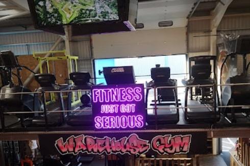Warehouse Gym & Kitchen in Stadium Cl, Worksop S81 7BQ is open Monday-Thursday 4am-1am, Friday - 4am-10pm, Saturday-6am-5pm and Sunday - 8am-4pm