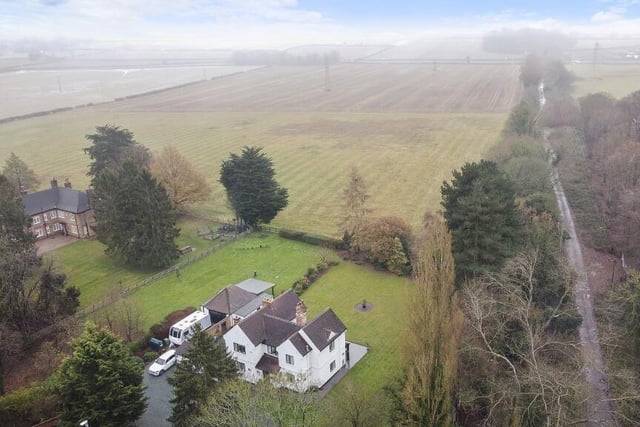 This final image shows how the property fits in with the surrounding countryside landscape. Straight Mile, the road that runs towards Retford, is to the right.