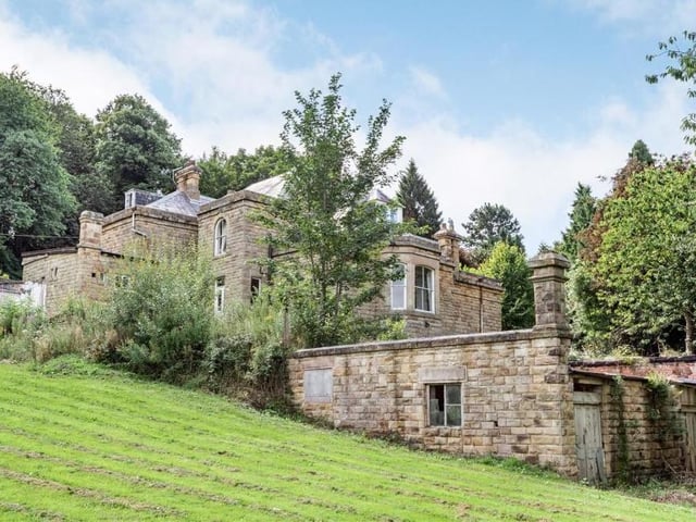This shot shows perfectly how elevated the plot of land is. A truly imposing countryside manor in a private, isolated spot.