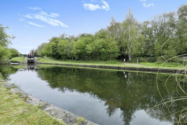 Here is the picturesque stretch of the Chesterfield Canal that the Shireoaks bungalow overlooks.