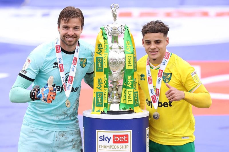 Norwich City full-back Max Aarons is up for sale, following recent transfer links to Newcastle United. (The Athletic)

(Photo by George Wood/Getty Images)