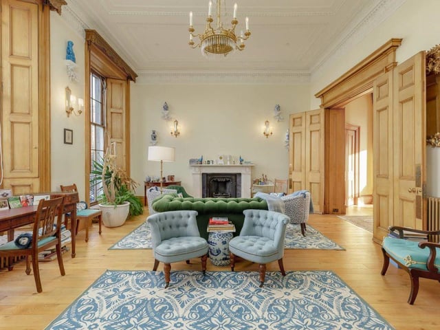 Sitting room.