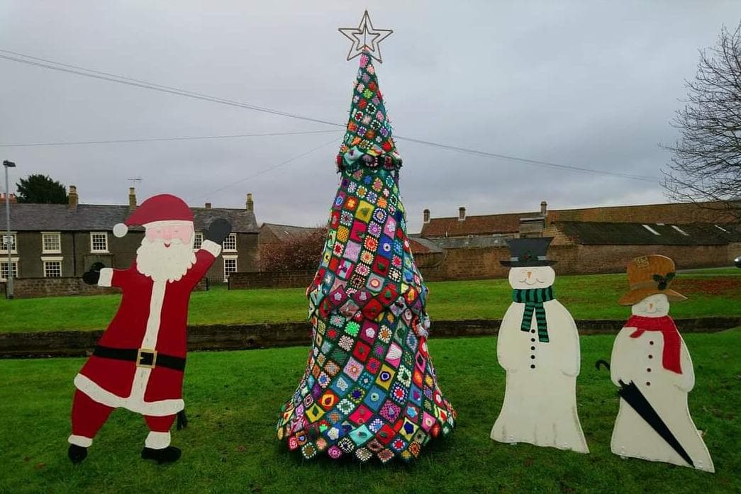 Knitters in Bassetlaw village create a huge wooly Christmas tree 