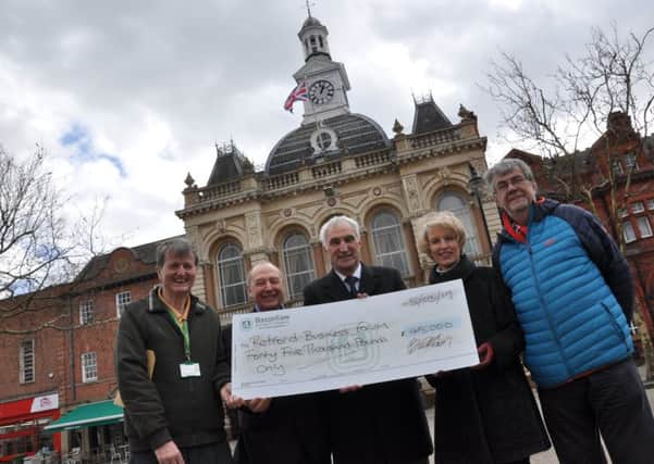Retford town centre is set to benefit from improved signage and modernised street furniture thanks to £44,000 of new funding from Bassetlaw District and Nottinghamshire County councils.