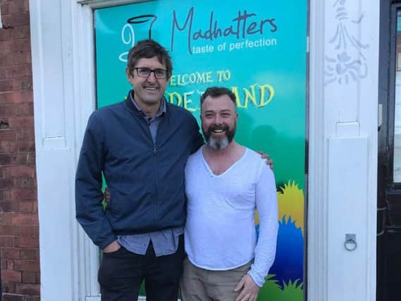 Louis Theroux pictured outside Madhatters in Kimberley. Picture: Madhatters (Twitter).