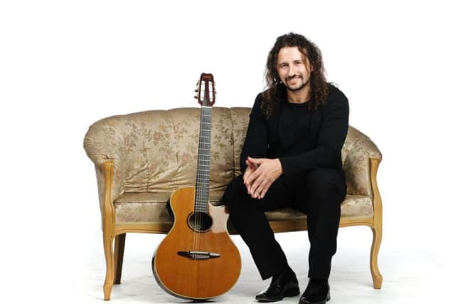Argentinas finest tango vocalist Martín Alvarado